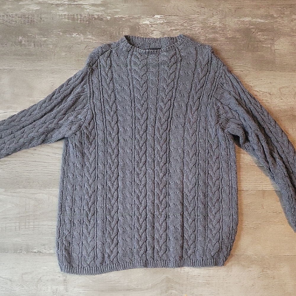 Wainscott Women's Cable Knit Crewneck Sweater - Gray